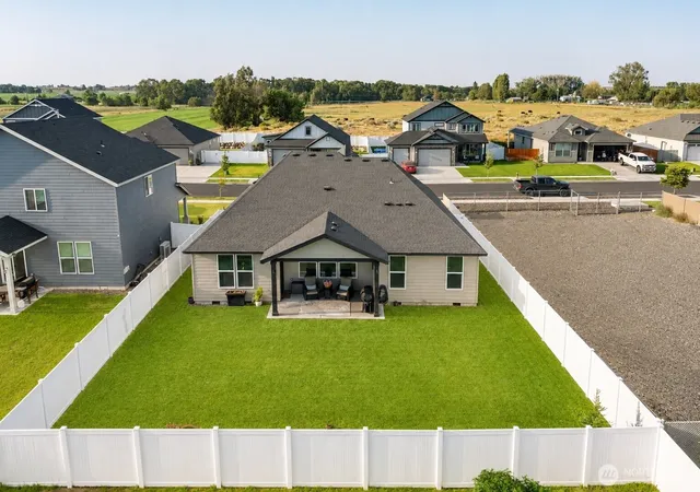 Photo 3 of Single family home for sale at 4713 W Thrush St, Moses Lake, WA 98837 | MLS# NWM2575998 | Listing updated on 2026-10-12