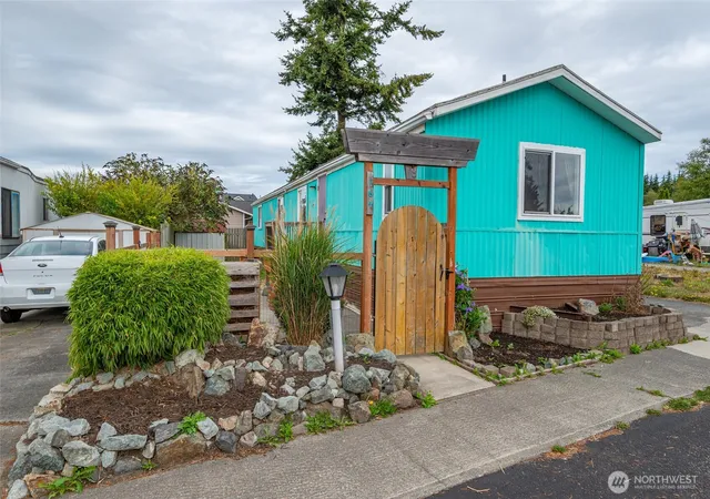 Manufactured home for sale at 700 NW Crosby Ave #164, Oak Harbor, WA 98277 | MLS# NWM2576007