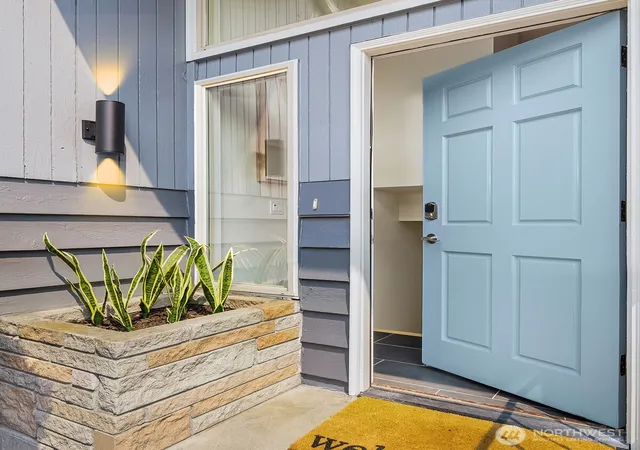 Photo 2 of Sale Pending at 12324 11th Avenue Ne, Seattle, WA 98125 | MLS# NWM2576025 | Listing updated on 2026-09-17