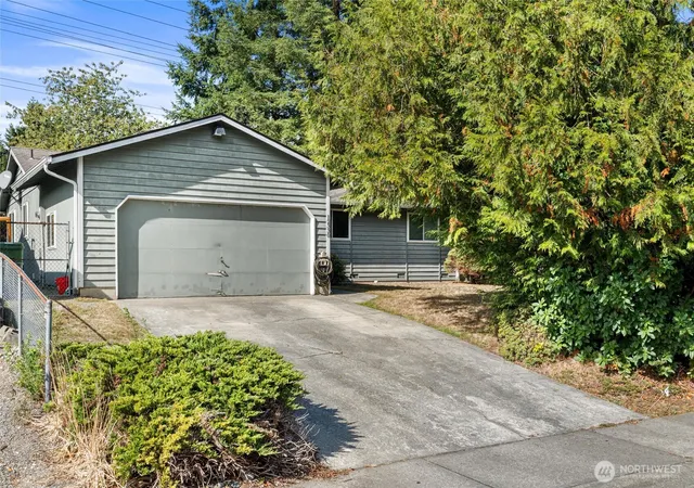 Single family home for sale at 12330 46th Drive SE, Everett, WA 98208 | MLS# NWM2576032