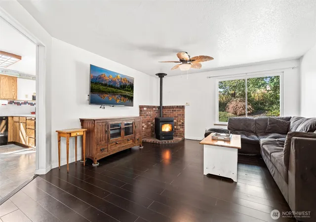 Photo 3 of Single family home for sale at 12330 46th Drive SE, Everett, WA 98208 | MLS# NWM2576032 | Listing updated on 2026-10-02