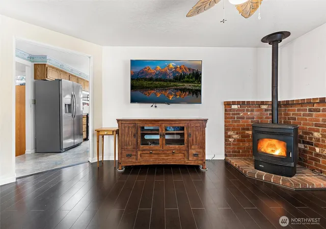 Photo 4 of Single family home for sale at 12330 46th Drive SE, Everett, WA 98208 | MLS# NWM2576032 | Listing updated on 2026-10-02