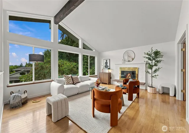 Photo 4 of Single family home for sale at 318 228th Street SE, Bothell, WA 98021 | MLS# NWM2576035 | Listing updated on 2026-09-28