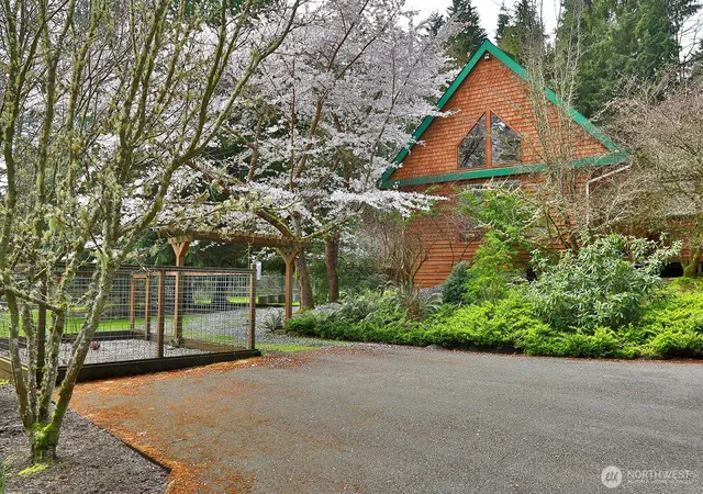 Photo 3 of Single family home for sale at 2699 Salal Ln, Langley, WA 98260 | MLS# NWM2576037 | Listing updated on 2026-09-25