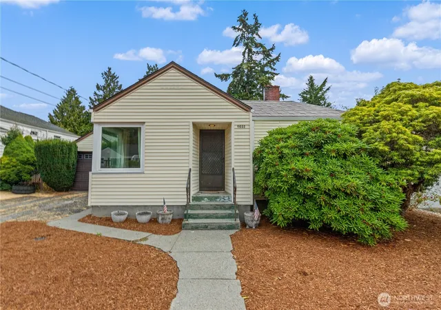 Photo 1 of Sale Pending at 11032 Dayton Ave N, Seattle, WA 98133 | MLS# NWM2576044 | Listing updated on 2026-09-25