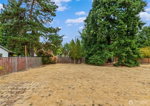 Photo 3 of Sale Pending at 11032 Dayton Ave N, Seattle, WA 98133 | MLS# NWM2576044 | Listing updated on 2026-09-25