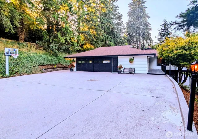 Photo 3 of Mansion for sale at 3231 Cooks Hl Rd, Centralia, WA 98531 | MLS# NWM2576046 | Listing updated on 2026-09-25