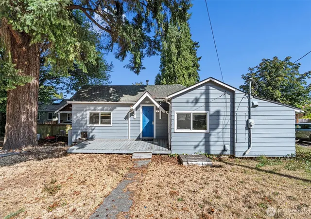 Single family home for sale at 1712 11th Street, Bremerton, WA 98337 | MLS# NWM2576049