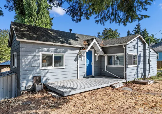 Photo 1 of Single family home for sale at 1712 11th Street, Bremerton, WA 98337 | MLS# NWM2576049 | Listing updated on 2026-10-09