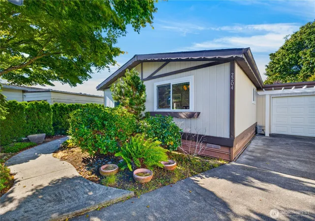 Photo 1 of Sale Pending at 2204 Bane Pl, Anacortes, WA 98221 | MLS# NWM2576054 | Listing updated on 2026-09-29
