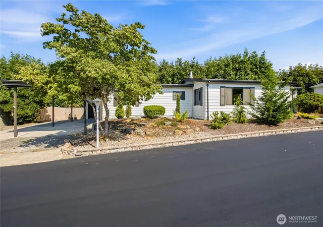 Photo 1 of Manufactured home for sale at 2500 Alder St #332, Milton, WA 98354 | MLS# NWM2576069 | Listing updated on 2026-09-29