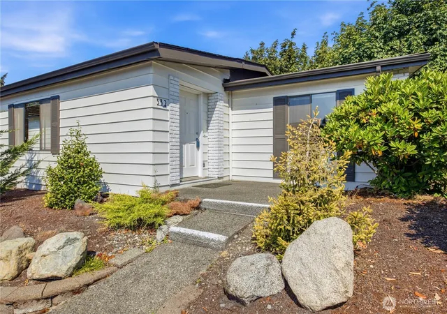 Photo 3 of Manufactured home for sale at 2500 Alder St #332, Milton, WA 98354 | MLS# NWM2576069 | Listing updated on 2026-09-29