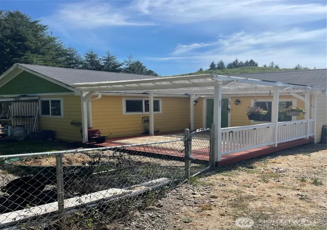 Photo 1 of Sale Pending at 62 Urych, Raymond, WA 98577 | MLS# NWM2576082 | Listing updated on 2026-09-12