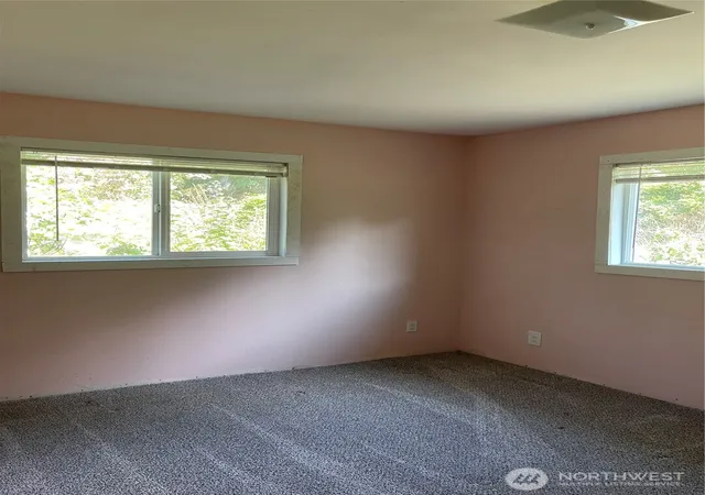 Photo 4 of Sale Pending at 62 Urych, Raymond, WA 98577 | MLS# NWM2576082 | Listing updated on 2026-09-12