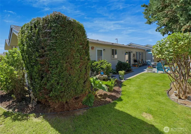 Photo 4 of Manufactured home for sale at 520 Sunday Dr, East Wenatchee, WA 98802 | MLS# NWM2576086 | Listing updated on 2026-09-25