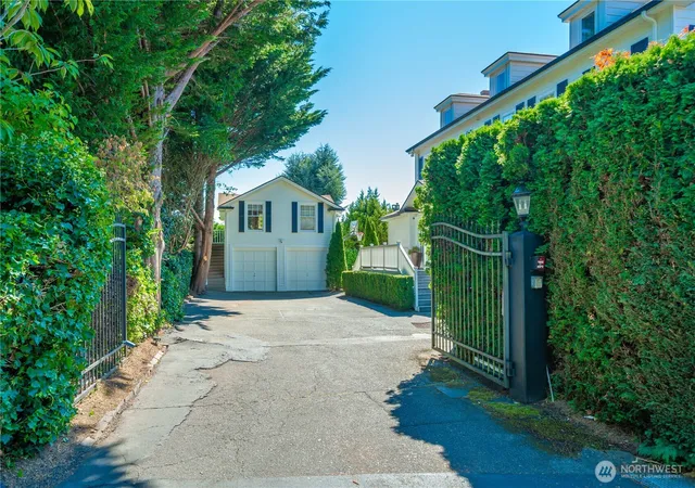 Photo 2 of Single family home for sale at 3233 Magnolia Blvd W, Seattle, WA 98199 | MLS# NWM2576108 | Listing updated on 2026-09-17