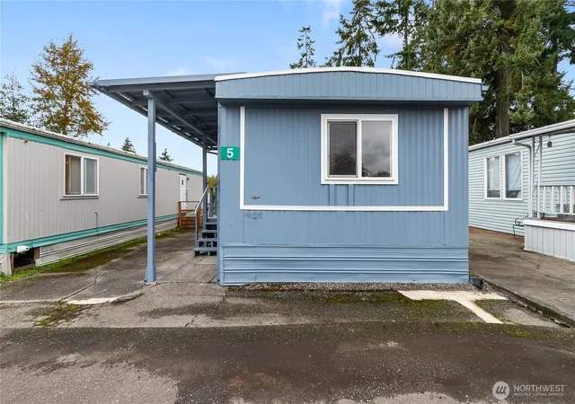 Photo 2 of Manufactured home for sale at 2240 Peace Portal Dr #5, Blaine, WA 98230 | MLS# NWM2576110 | Listing updated on 2026-09-25