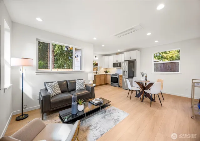 Photo 4 of Single family home for sale at 212 N 115th Street, Seattle, WA 98133 | MLS# NWM2576112 | Listing updated on 2026-10-01