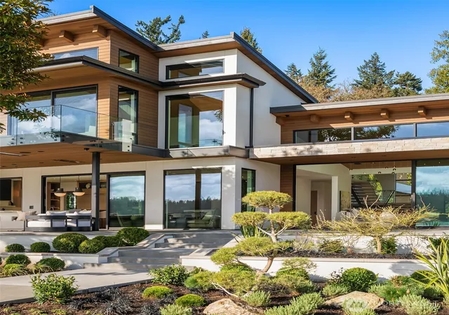 Photo 3 of Mansion for sale at 5330 Butterworth Rd, Mercer Island, WA 98040 | MLS# NWM2576116 | Listing updated on 2026-09-25