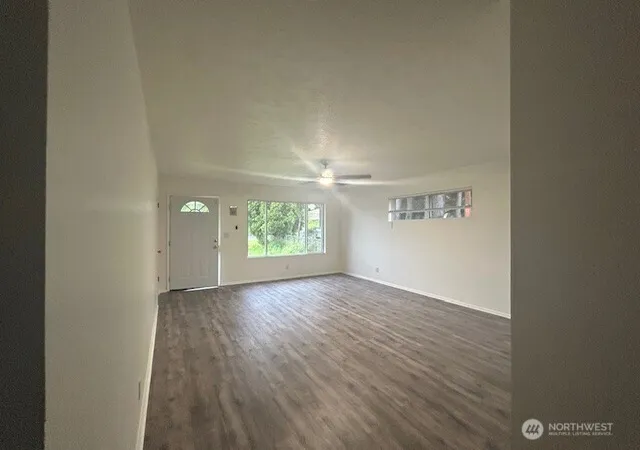 Photo 3 of Sale Pending at 1 Pacific Pl #1, Longview, WA 98632 | MLS# NWM2576121 | Listing updated on 2026-09-20