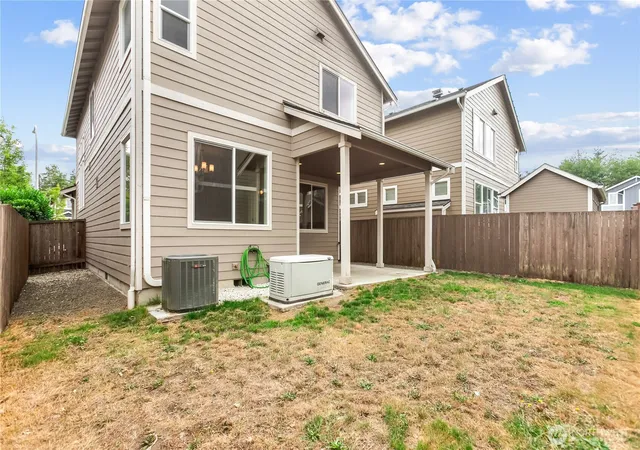 Photo 4 of Single family home for sale at 3833 Westar Ave SW, Bremerton, WA 98312 | MLS# NWM2576124 | Listing updated on 2026-09-25