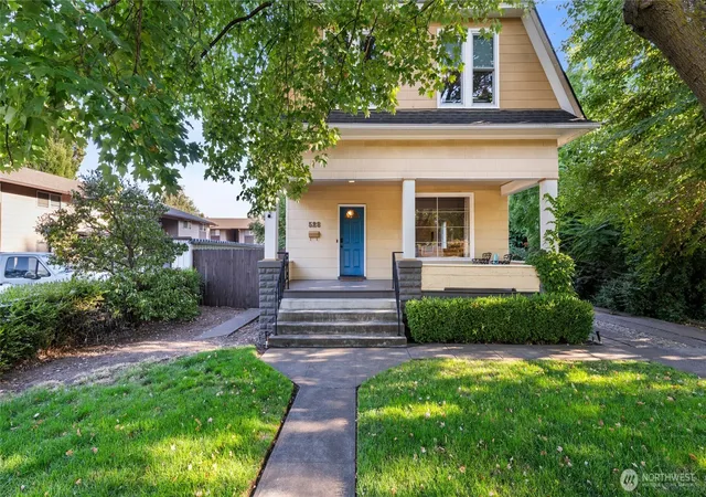Photo 2 of Single family home for sale at 528 E Alder St, Walla Walla, WA 99362 | MLS# NWM2576125 | Listing updated on 2026-09-25