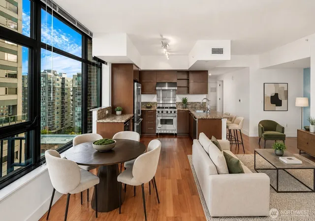 Photo 2 of Condo for sale at 2911 2nd Avenue #902, Seattle, WA 98121 | MLS# NWM2576138 | Listing updated on 2026-10-12