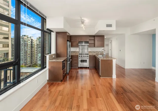 Photo 3 of Condo for sale at 2911 2nd Avenue #902, Seattle, WA 98121 | MLS# NWM2576138 | Listing updated on 2026-10-12