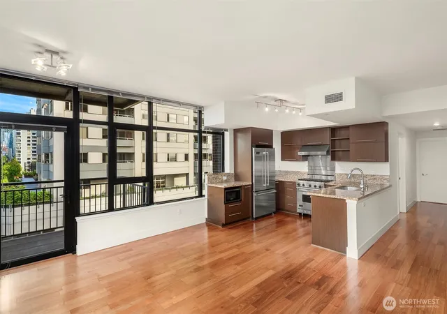 Photo 4 of Condo for sale at 2911 2nd Avenue #902, Seattle, WA 98121 | MLS# NWM2576138 | Listing updated on 2026-10-12