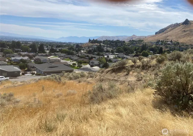 Photo 3 of Land for sale at 1936 Dorner Pl, Wenatchee, WA 98801 | MLS# NWM2576142 | Listing updated on 2026-09-25