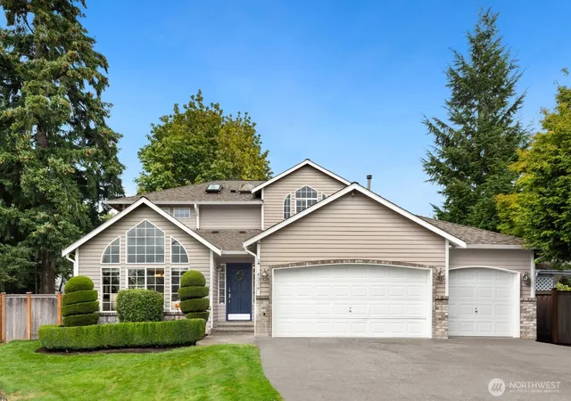 Photo 3 of Sale Pending at 4314 Ne 6th Place, Renton, WA 98059 | MLS# NWM2576143 | Listing updated on 2026-09-30