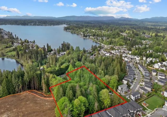 Photo 3 of Single family home for sale at 10928 S Lake Stevens Rd, Lake Stevens, WA 98258 | MLS# NWM2576165 | Listing updated on 2026-09-25