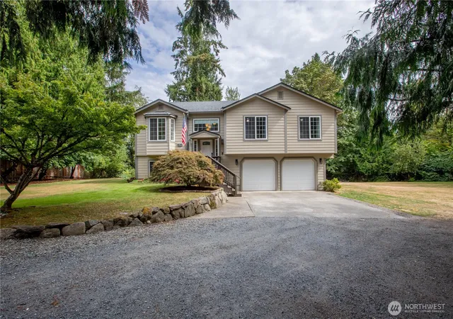 Photo 1 of Contingent at 521 208th Avenue E, Lake Tapps, WA 98391 | MLS# NWM2576167 | Listing updated on 2026-09-17