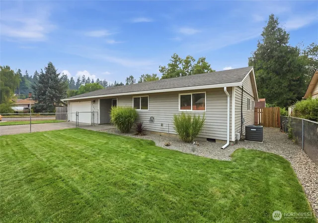 Photo 3 of Single family home for sale at 2102 NE 96th Court N, Vancouver, WA 98664 | MLS# NWM2576168 | Listing updated on 2026-09-21