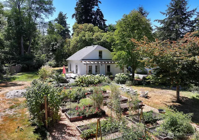 Photo 3 of Single family home for sale at 847 Saratoga Rd, Langley, WA 98260 | MLS# NWM2576173 | Listing updated on 2026-09-23