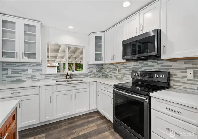 Photo 4 of Single family home for sale at 12808 Military Rd E, Puyallup, WA 98374 | MLS# NWM2576182 | Listing updated on 2026-09-25