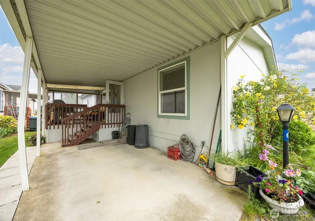Photo 2 of Manufactured home for sale at 380 E Pole Rd #6, Lynden, WA 98264 | MLS# NWM2576194 | Listing updated on 2026-09-25