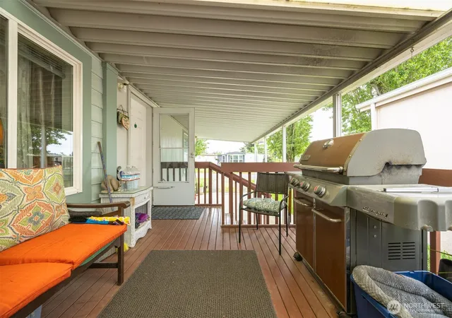 Photo 4 of Manufactured home for sale at 380 E Pole Rd #6, Lynden, WA 98264 | MLS# NWM2576194 | Listing updated on 2026-09-25