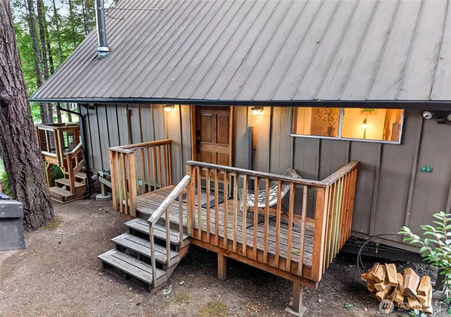 Photo 3 of Sale Pending at 270 E Emerald Lake Dr, Grapeview, WA 98546 | MLS# NWM2576198 | Listing updated on 2026-09-24