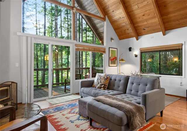 Photo 4 of Sale Pending at 270 E Emerald Lake Dr, Grapeview, WA 98546 | MLS# NWM2576198 | Listing updated on 2026-09-24