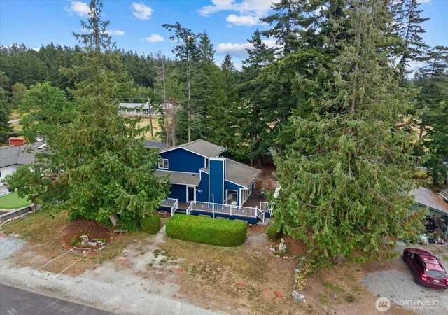Photo 4 of Single family home for sale at 757 Commodore Ln, Camano Island, WA 98282 | MLS# NWM2576201 | Listing updated on 2026-09-24