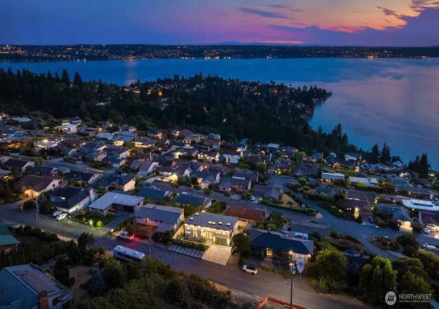 Photo 2 of Single family home for sale at 5576 Beverly Ave Ne, Tacoma, WA 98422 | MLS# NWM2576227 | Listing updated on 2026-09-25