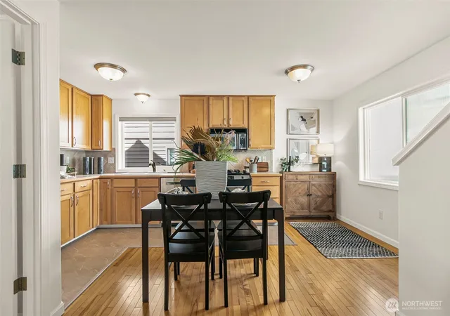 Photo 2 of Townhouse for sale at 158 15th Avenue #B, Seattle, WA 98122 | MLS# NWM2576254 | Listing updated on 2026-09-20
