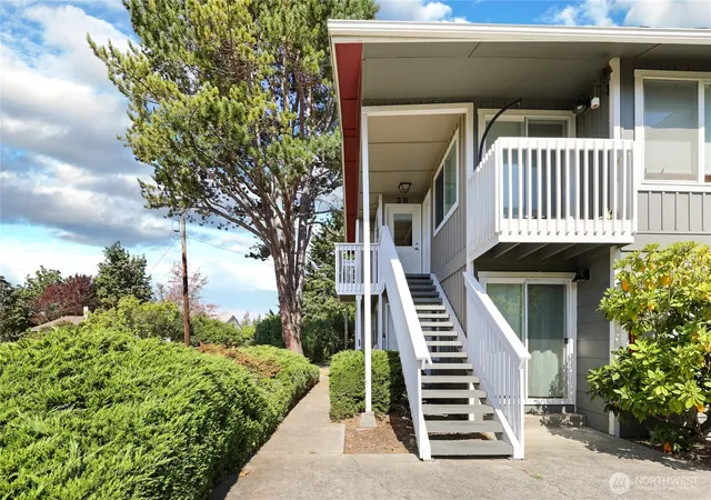 Photo 3 of Condo for sale at 1930 Lawrence St #38, Port Townsend, WA 98368 | MLS# NWM2576303 | Listing updated on 2026-10-02