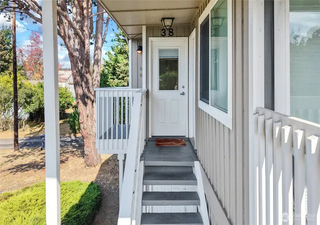 Photo 4 of Condo for sale at 1930 Lawrence St #38, Port Townsend, WA 98368 | MLS# NWM2576303 | Listing updated on 2026-10-02