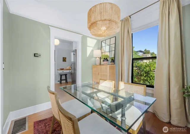 Photo 3 of Condo for sale at 2614 E John St, Seattle, WA 98112 | MLS# NWM2576305 | Listing updated on 2026-09-25
