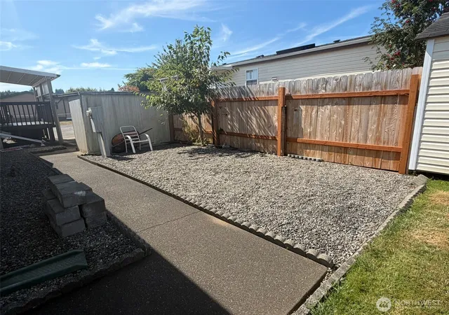 Photo 4 of Sale Pending at 804 Rambling Rd, Aberdeen, WA 98520 | MLS# NWM2576307 | Listing updated on 2026-09-28