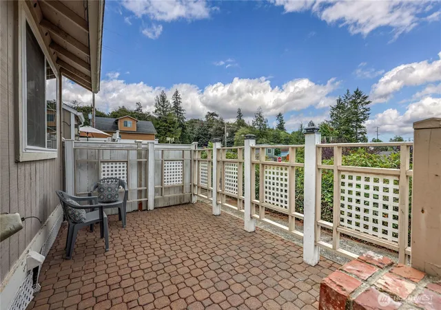Photo 3 of Sale Pending at 442 E 31st Street #D3, Bremerton, WA 98310 | MLS# NWM2576339 | Listing updated on 2026-09-20
