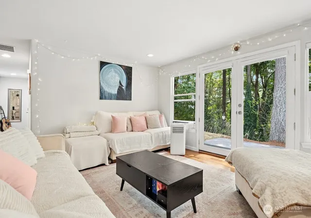 Photo 3 of Single family home for sale at 21013 60th Place NE, Redmond, WA 98053 | MLS# NWM2576347 | Listing updated on 2026-09-25