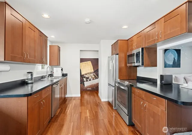 Photo 4 of Single family home for sale at 21013 60th Place NE, Redmond, WA 98053 | MLS# NWM2576347 | Listing updated on 2026-09-25